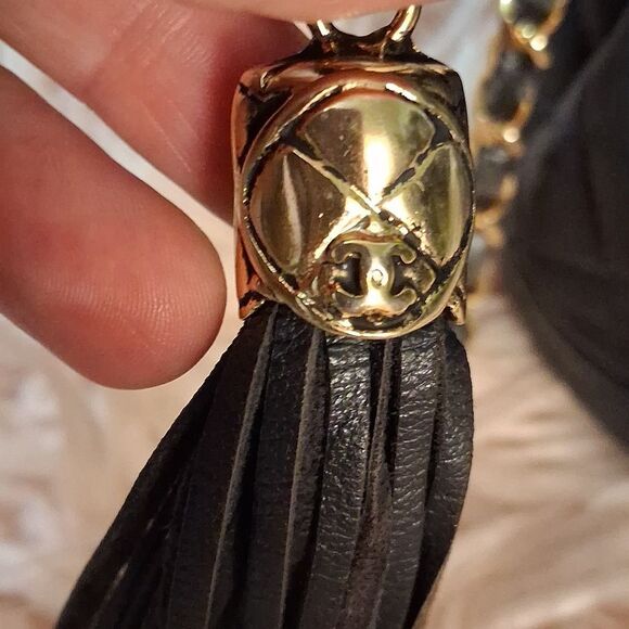 Authentic Vintage CHANEL Navy Blue Quilted Leather Bucket Bag - Picture 3 of 10